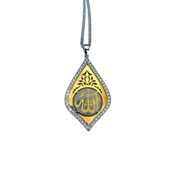 0.65 Karat. Pırlantalı Allah Yazılı Kolye