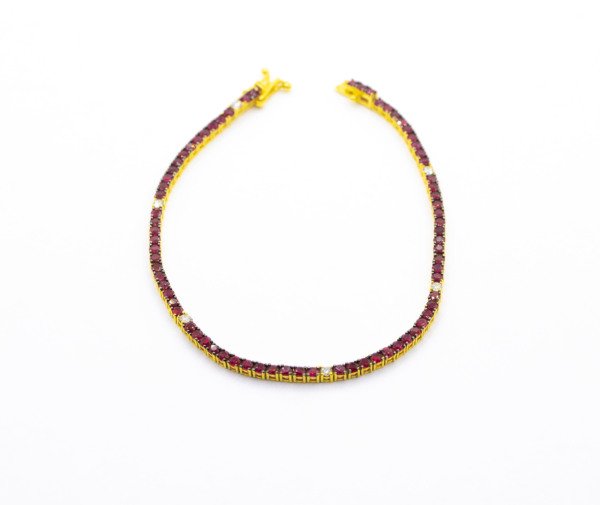 4.10 Karat Pırlantalı Ruby Bileklik