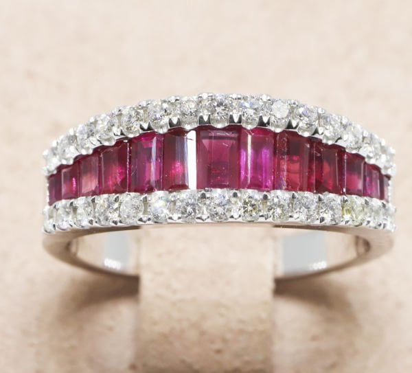 Pırlanta Yüzük 18 Ayar Beyaz Altın Yakut Taşlı Baget Kesim